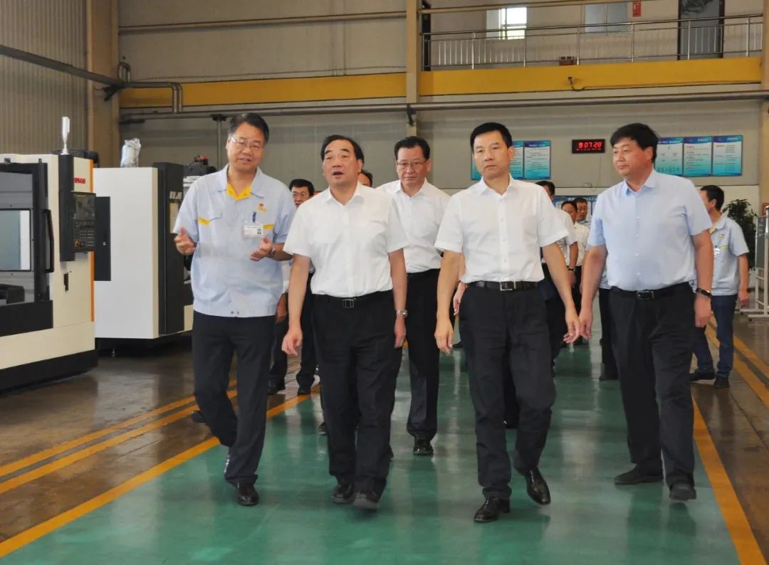 徐州市黨政代表團一行蒞臨秦川集團寶雞機床考察調(diào)研