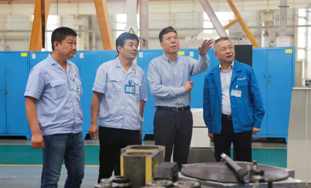 嚴(yán)鑒鉑董事長(zhǎng)深入秦川機(jī)床本部一線調(diào)研指導(dǎo)工作