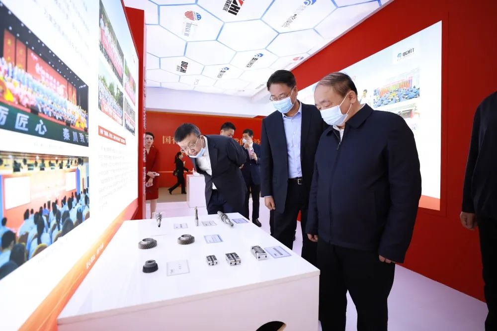 陜西省委常委、組織部長(zhǎng)張廣智蒞臨秦川集團(tuán)展位