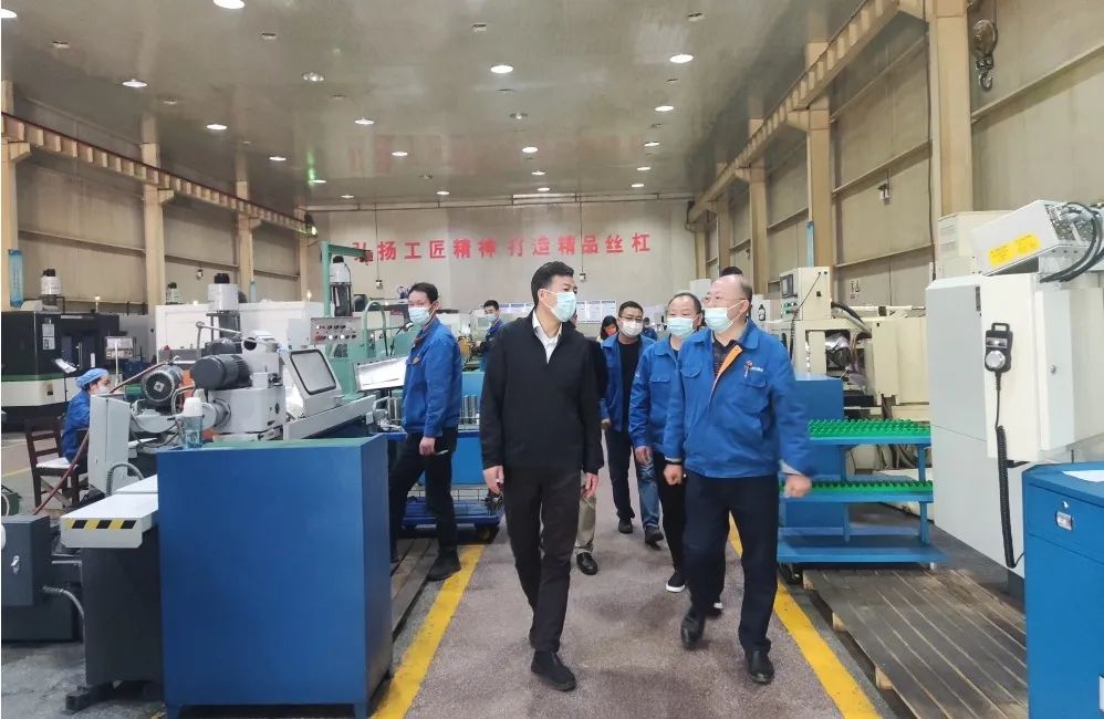 嚴(yán)鑒鉑：解放思想 主動作為 思變應(yīng)變